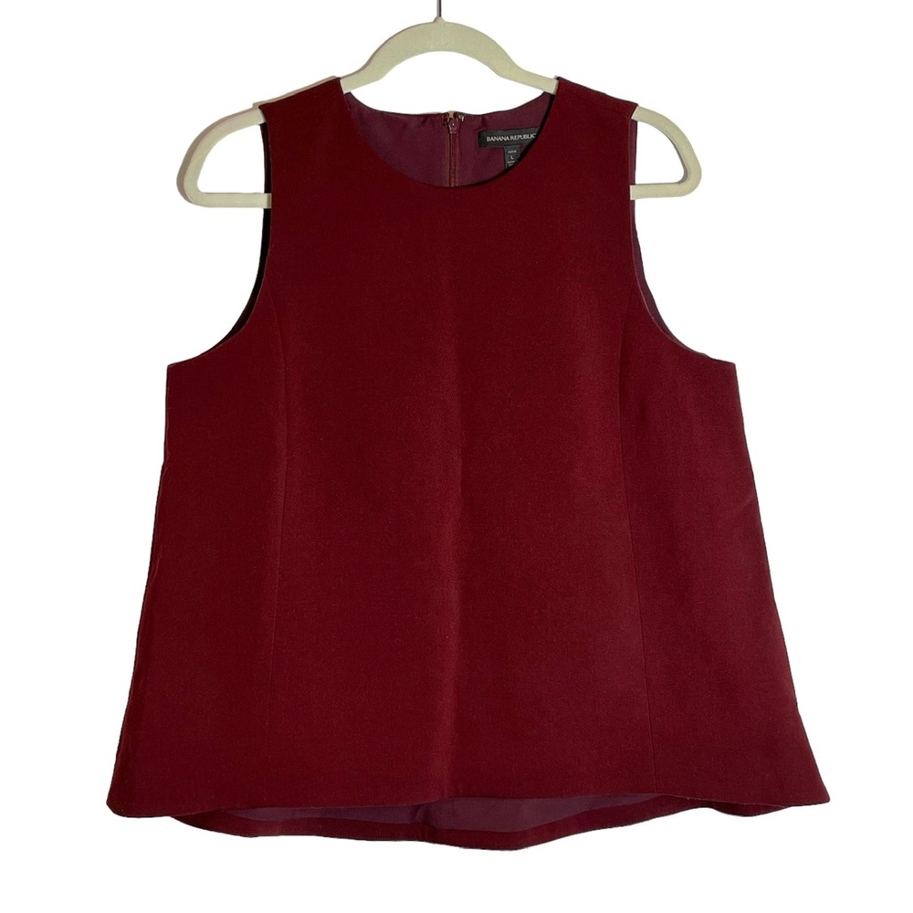 Banana Republic maroon sleeveless lined top. A line shape.